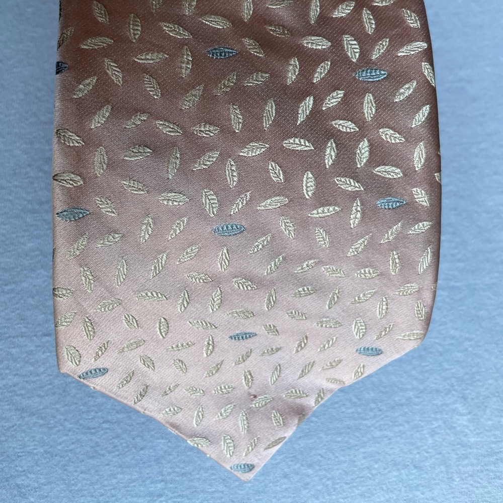 Calvin Klein 100% Silk Tie 3.5in width 59in length